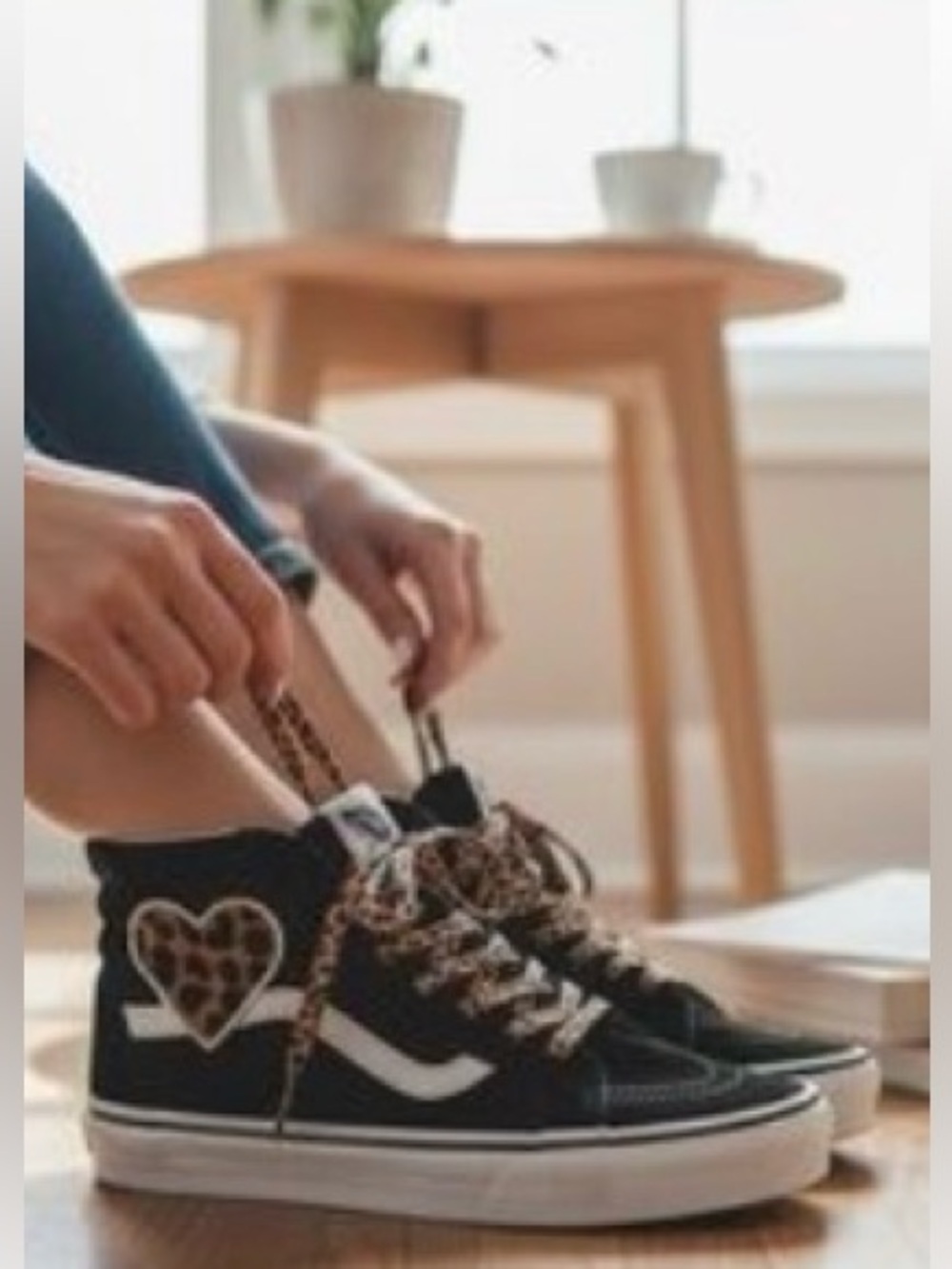 Vans SK8-Hi Top Zip Girl Leopard Fur Heart Sneakers  Black White  Size 2 New